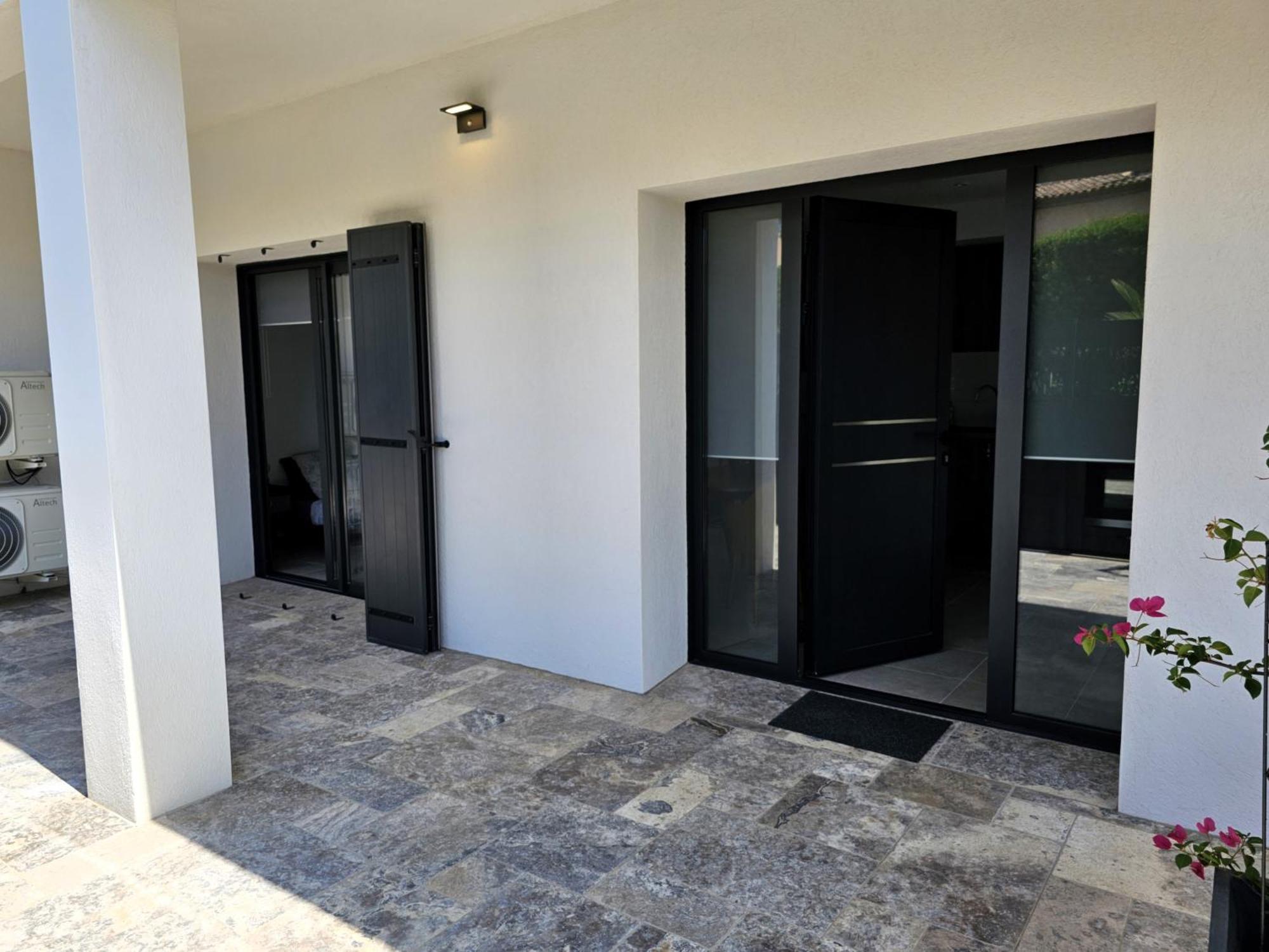 Etoile Du Berger Saint Aygulf 3 Villas Et 4 Appartements Jardin Individuel Et Piscine Chauffee En Saison - La Mer Et Les Plages 450 M Exterior foto